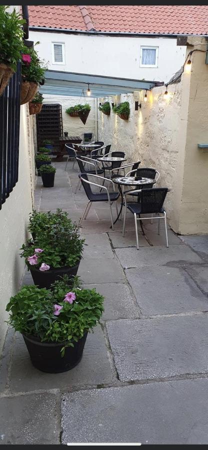 The Royal George Staithes Bed and Breakfast Buitenkant foto